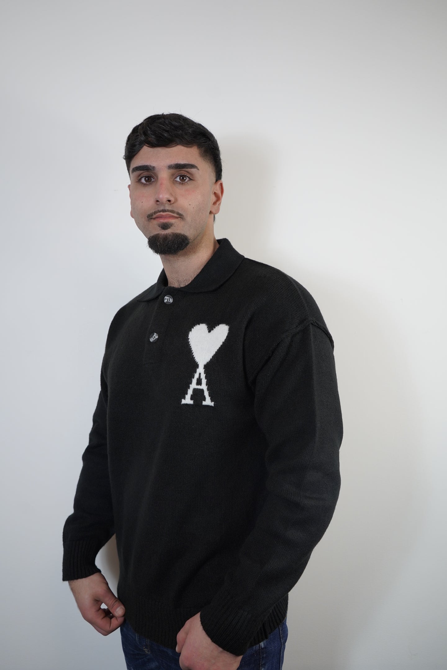 SWEATER AMI PARIS ZWART (KNOOP)