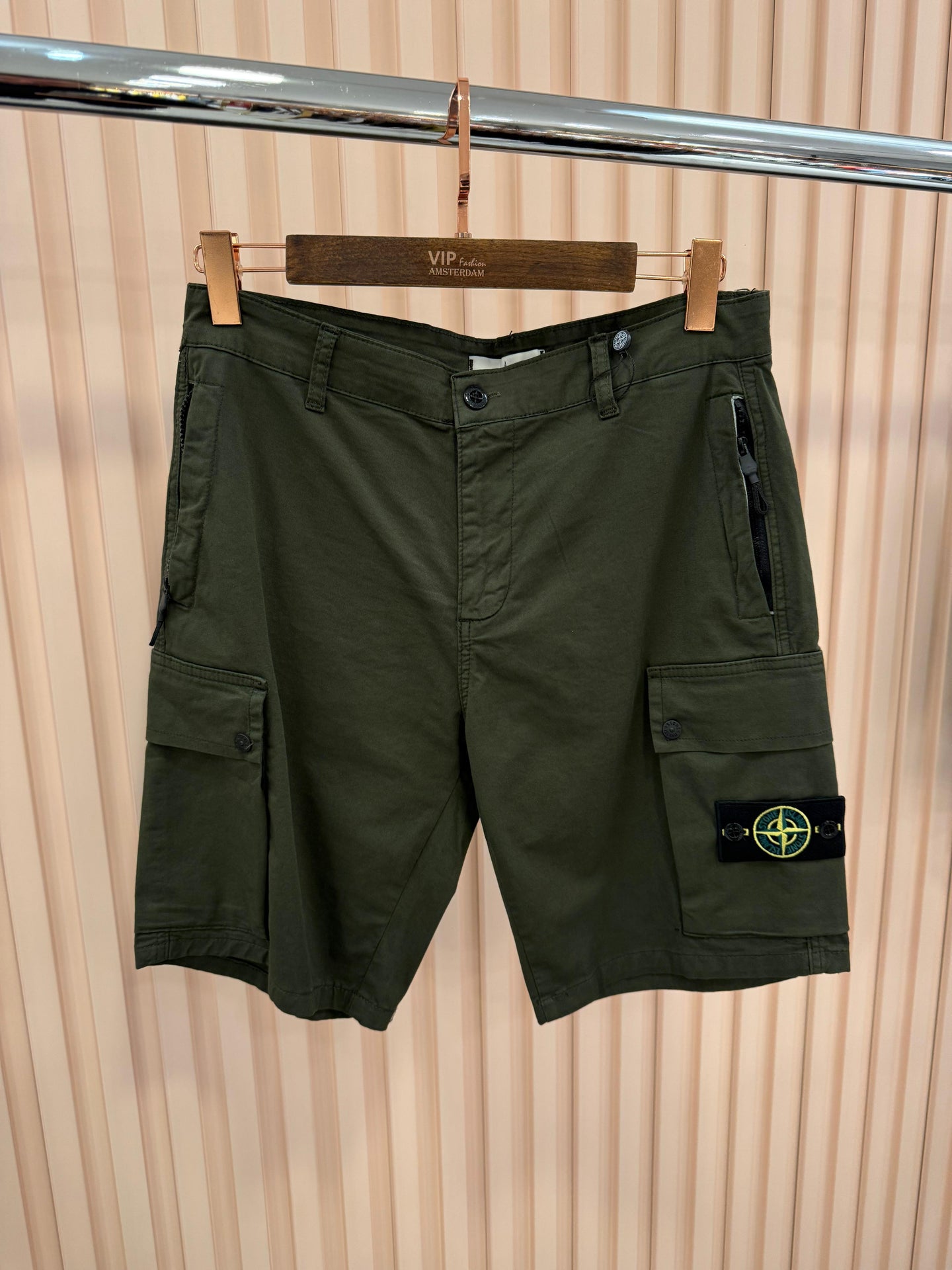 CARGO STONE ISLAND SHORT PANT DONKER GROEN