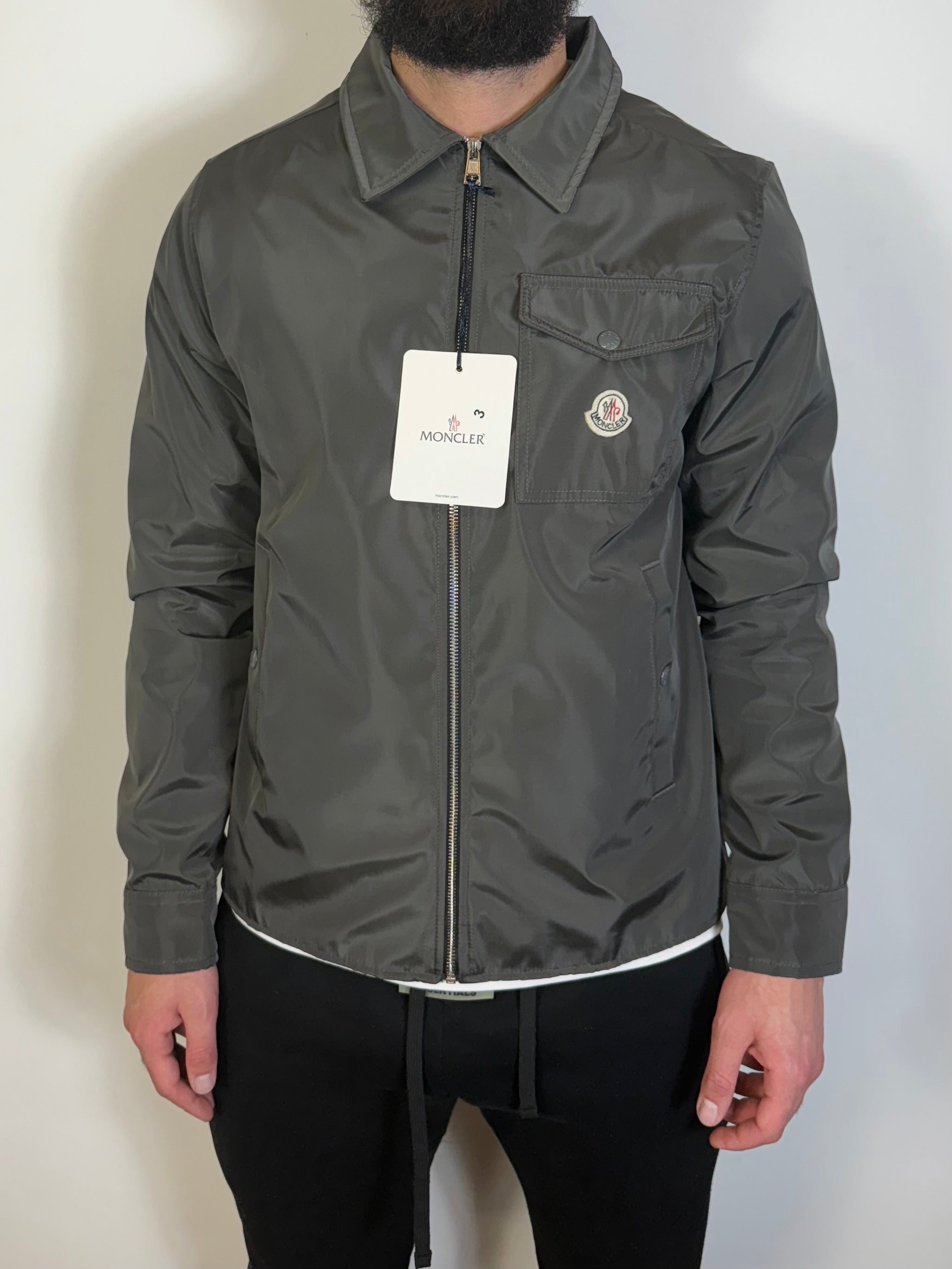 MONCLER REGENJAS BORSTZAK ANTRACIET
