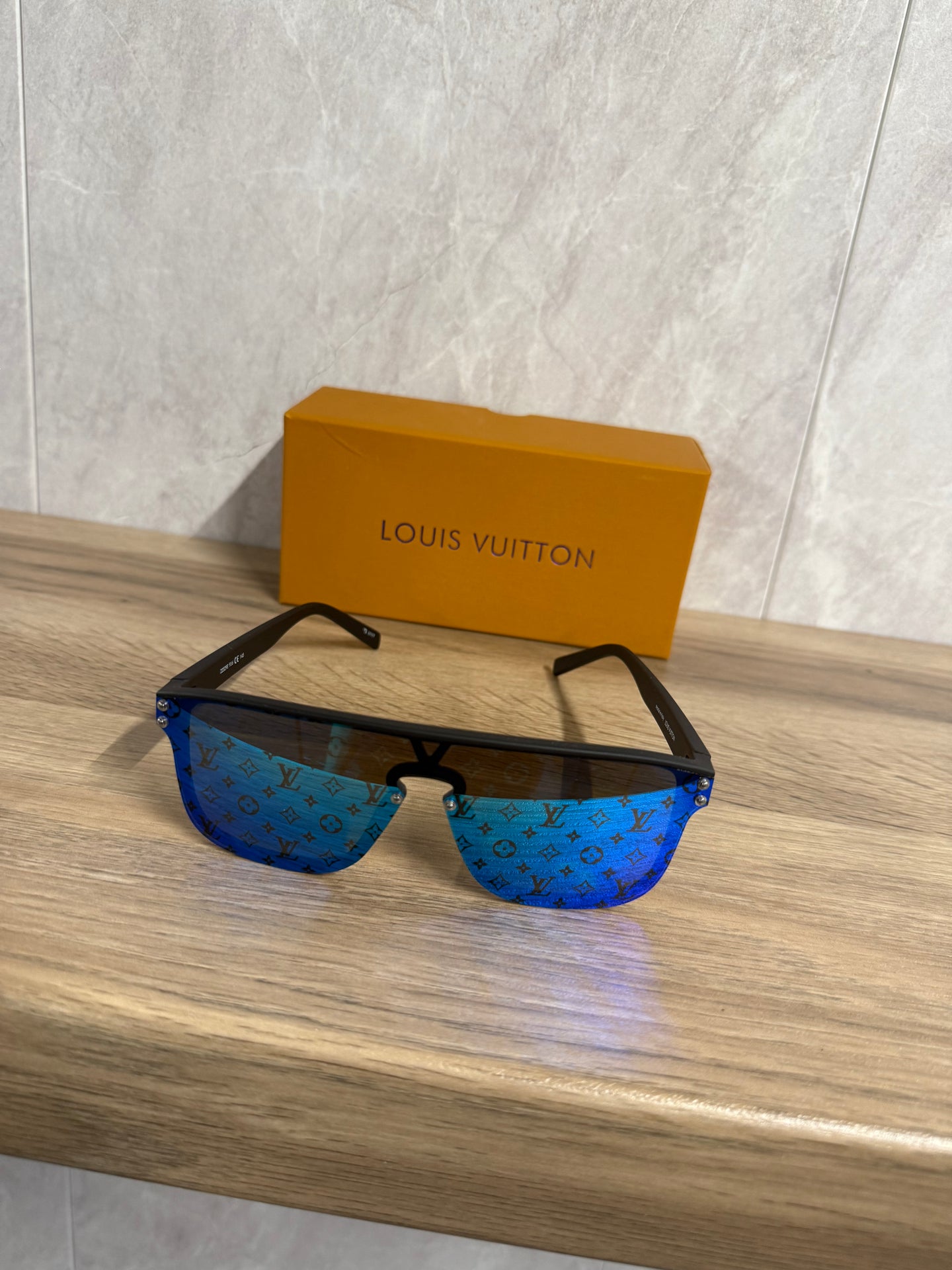 Louis Vuitton Waimea Zonnebril Blauw
