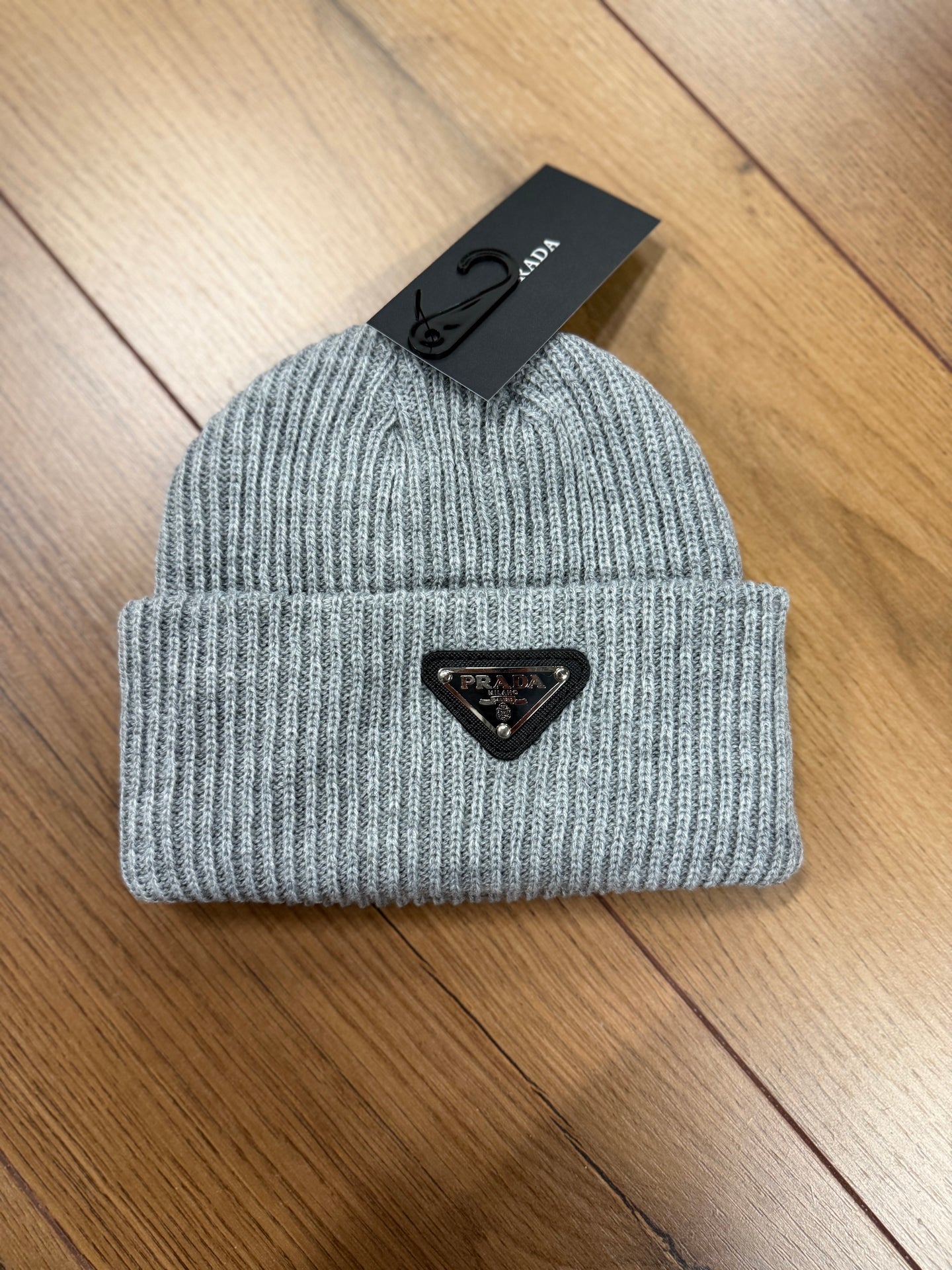 MUTS PRADA GRIJS