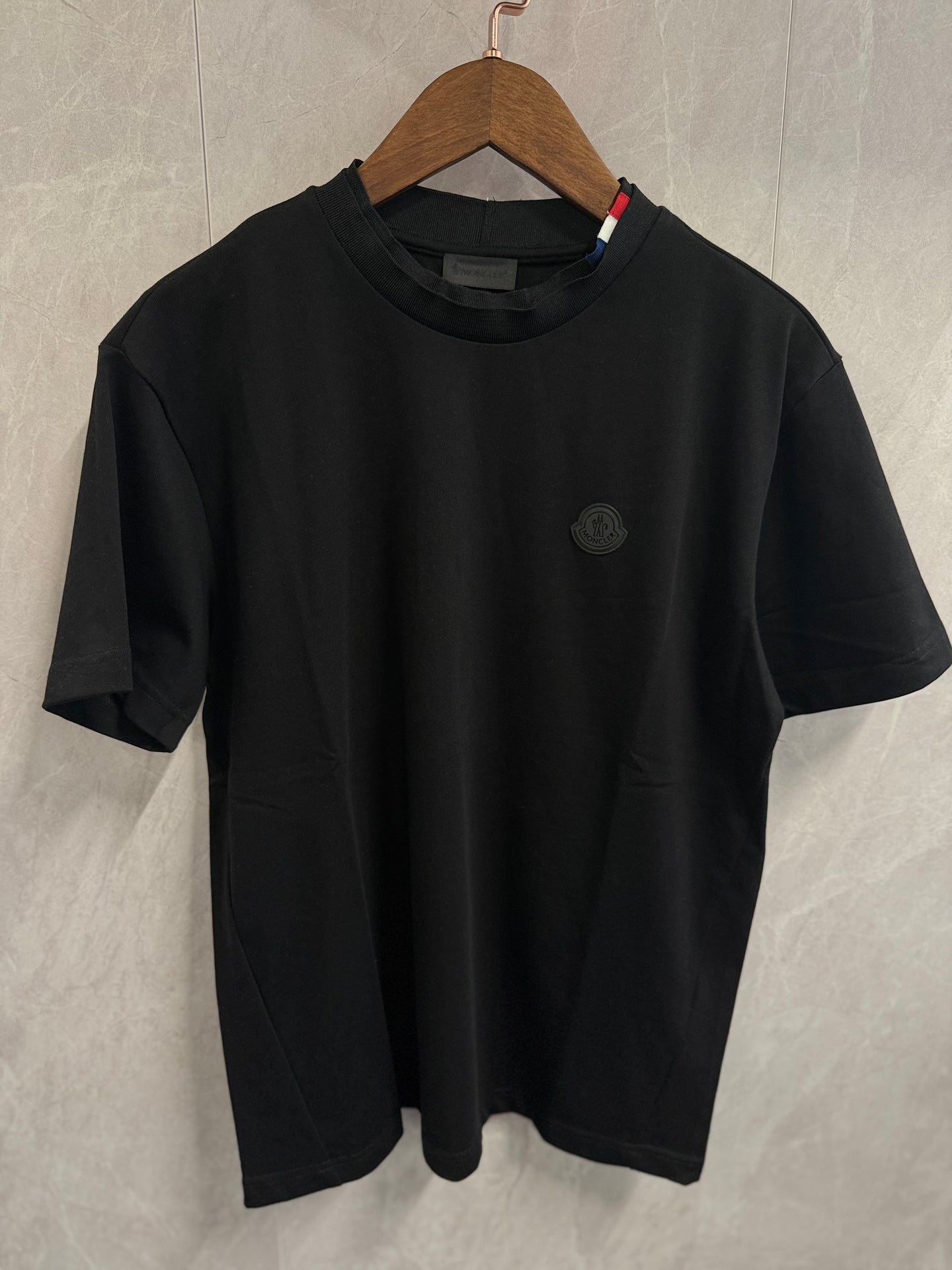 T-Shirt Moncler Zwart (Hals print)