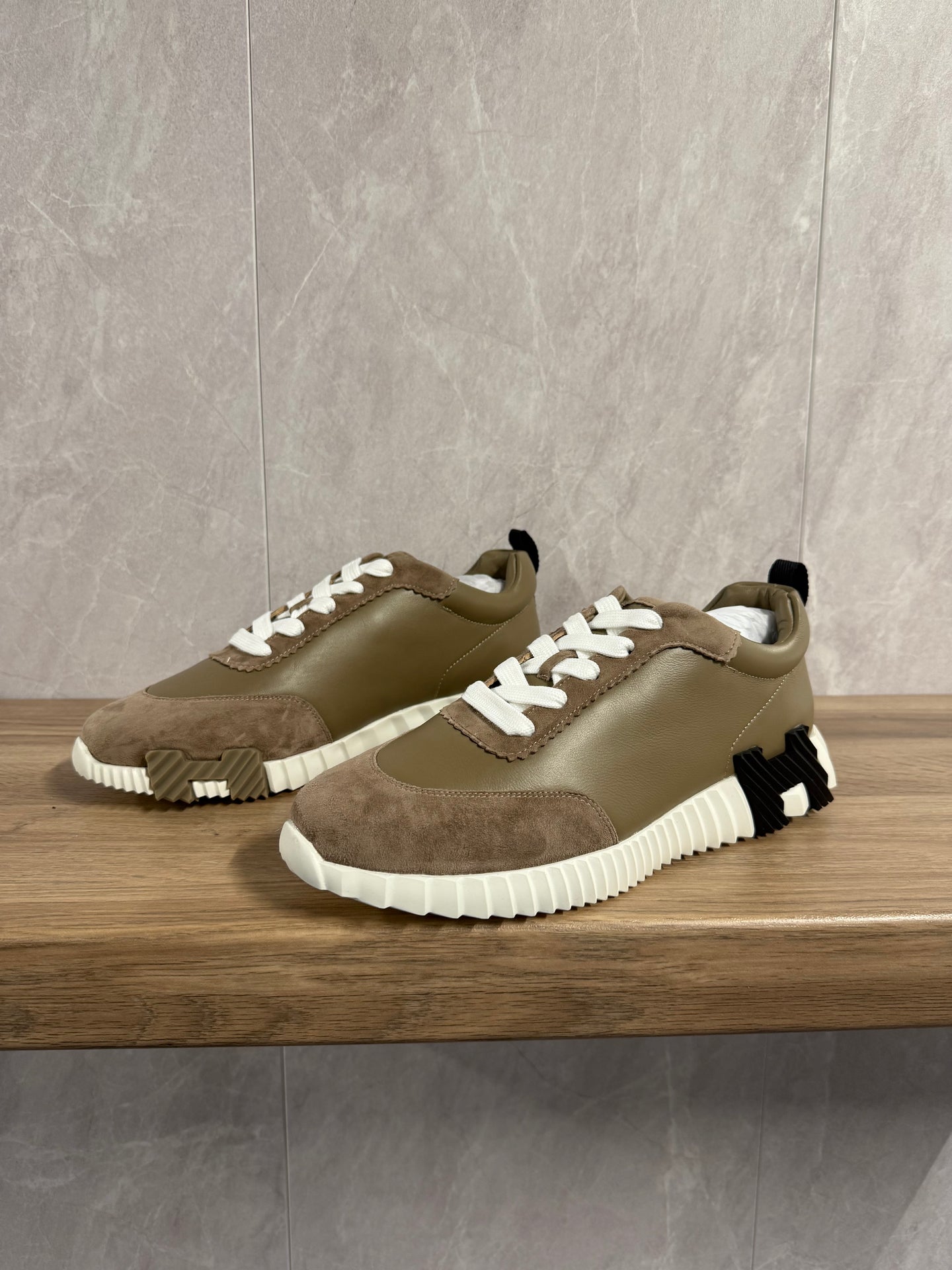 Hermes Bouncing Sneakers Bruin