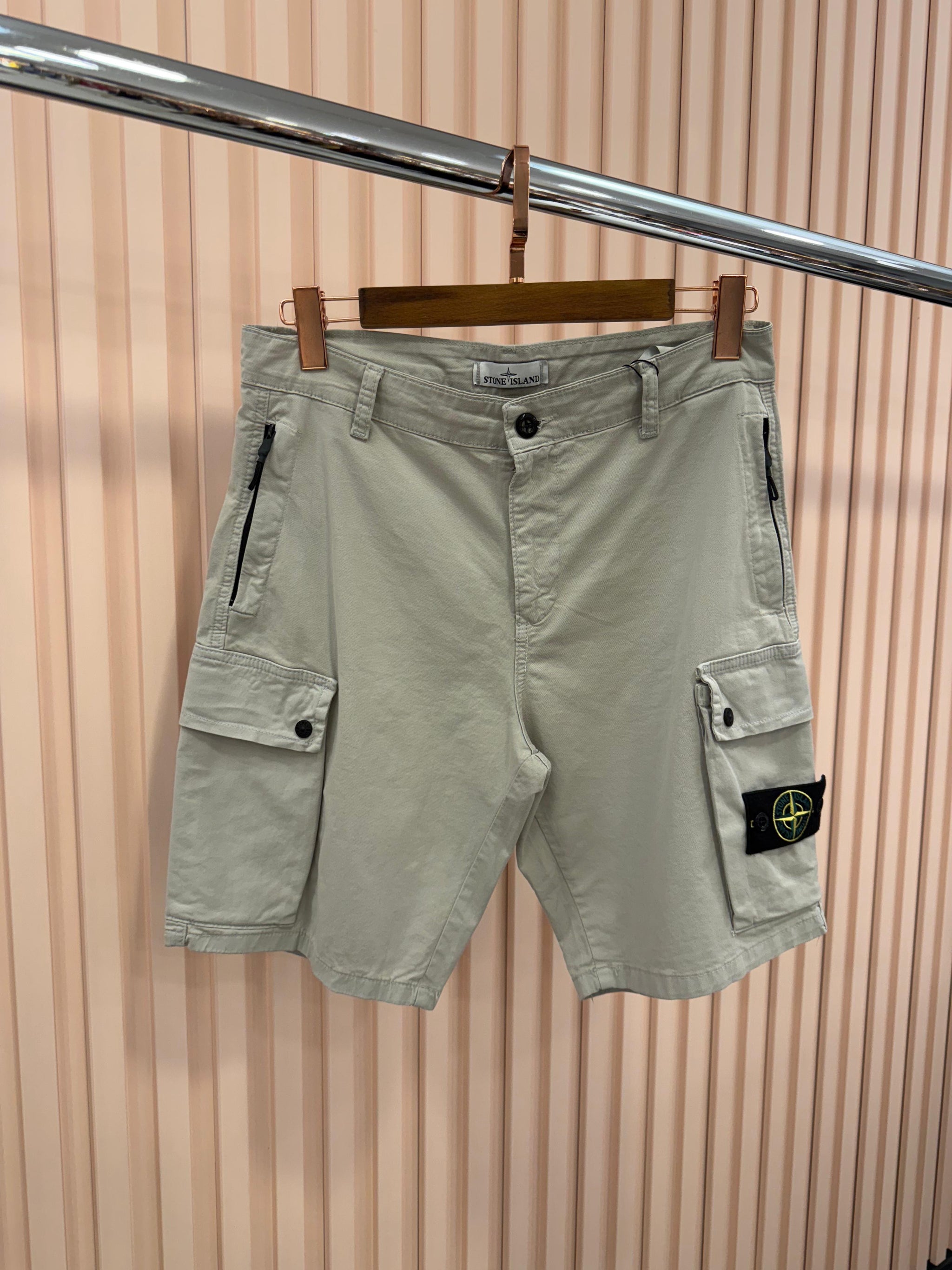 CARGO STONE ISLAND SHORT PANT LICHT GROEN