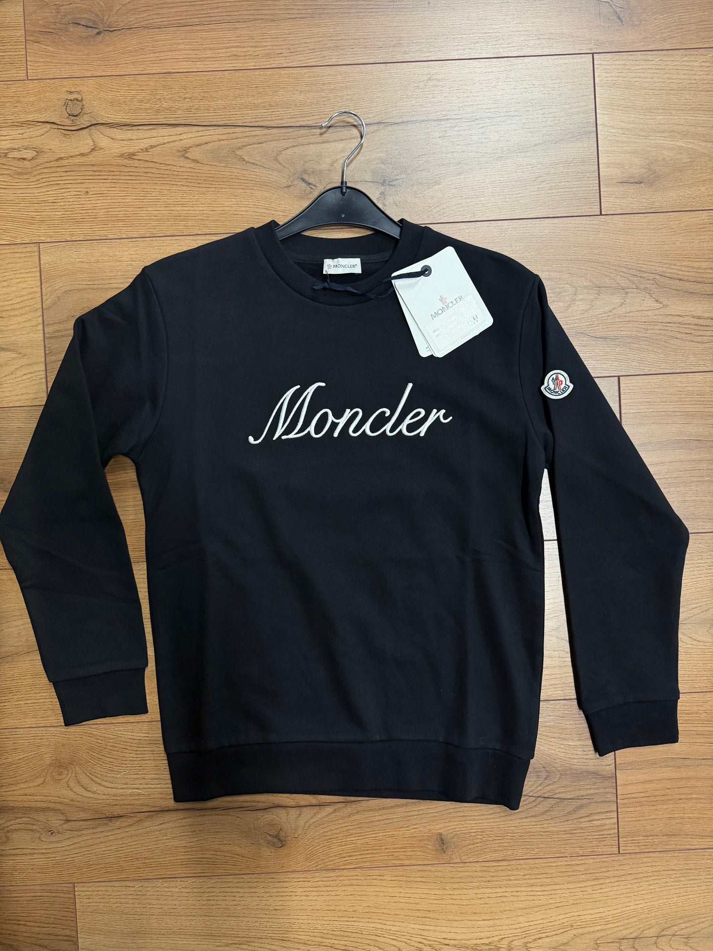 MONCLER SWEATER ZWART GESTIKT