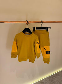 KIDS Trainingspak Stone Basic+Zak Mosterdgeel