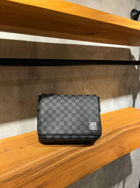 LV District Messenger Bag Grijs Blokken