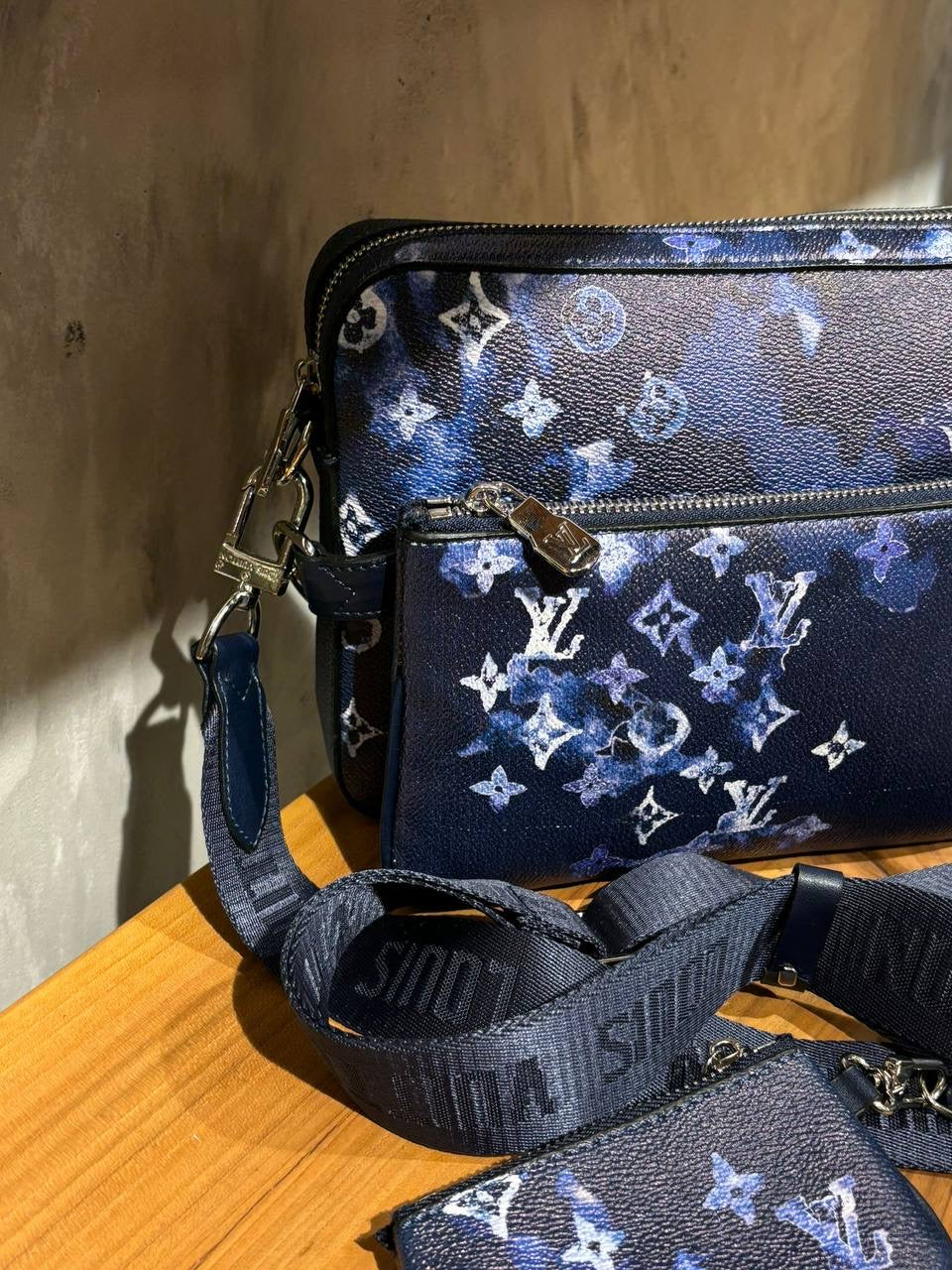 LV Trio Messenger Bag Blauw