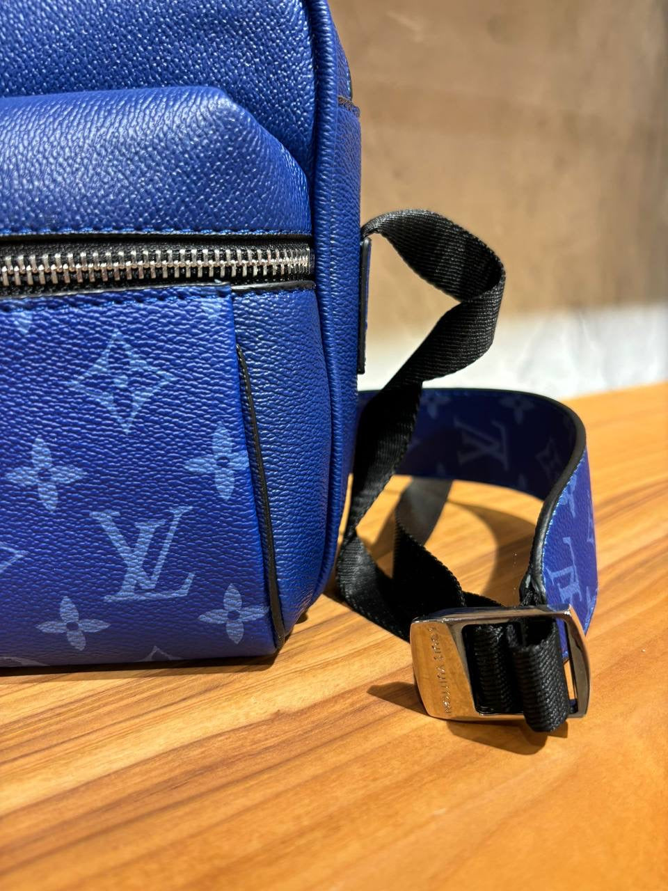 LV Outdoor Messenger Blauw