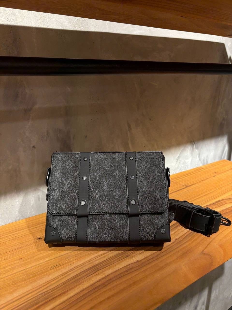 LV Soft Trunk Bag Zwart