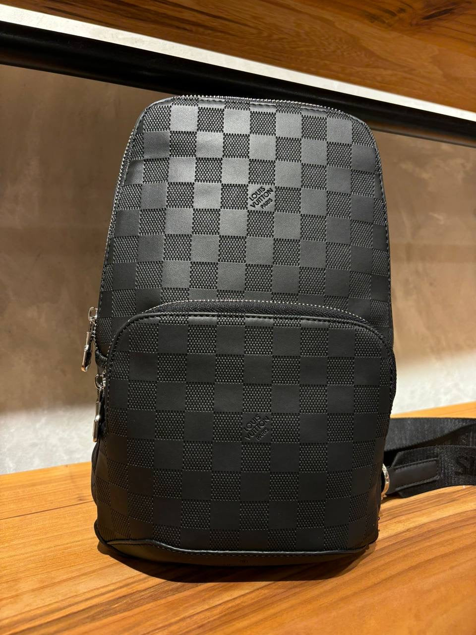 LV Avenue Sling Bag Zwart (blokken)