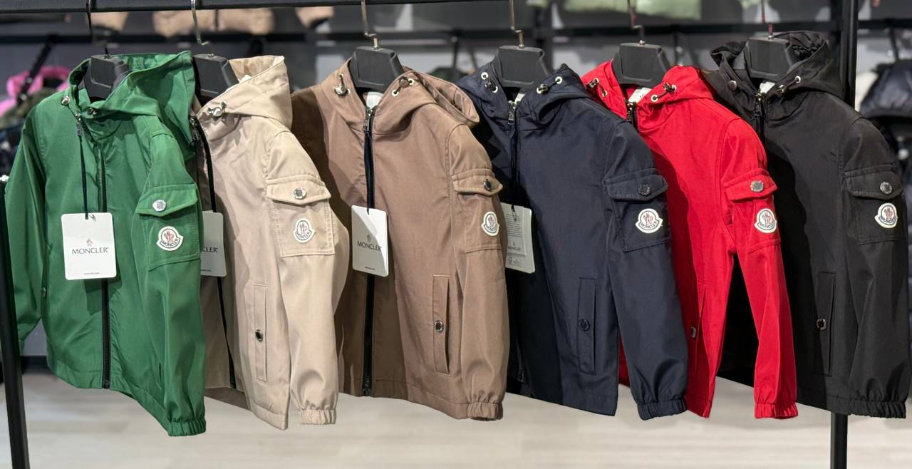 KIDS MONCLER ZOMER JAS ROOD