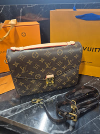 DAMES TASSEN Louis Vuitton Pochette Métis Monogram Canvas