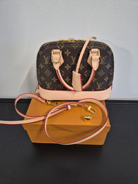 DAMES TASSEN LouisVuitton Alma BB
