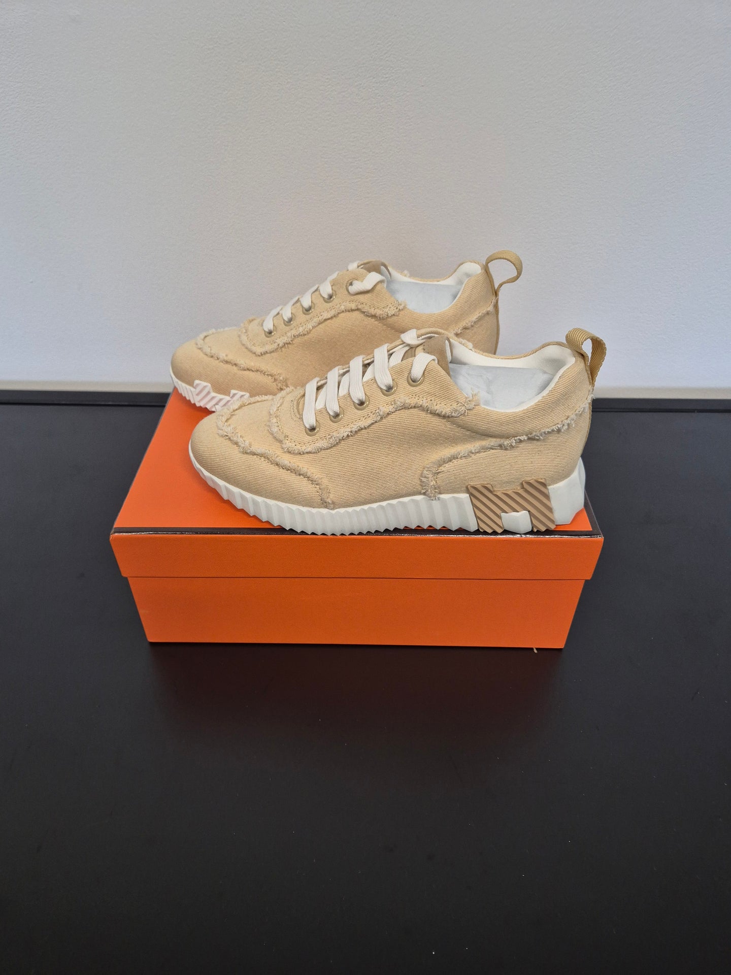 DAMES SCHOENEN Hermès Bouncing Sneaker Beige