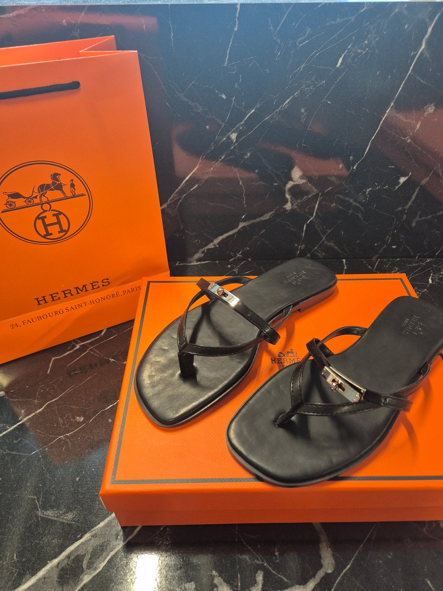 DAMES SLIPPERS Hérmes Egerie Sandal Zwart