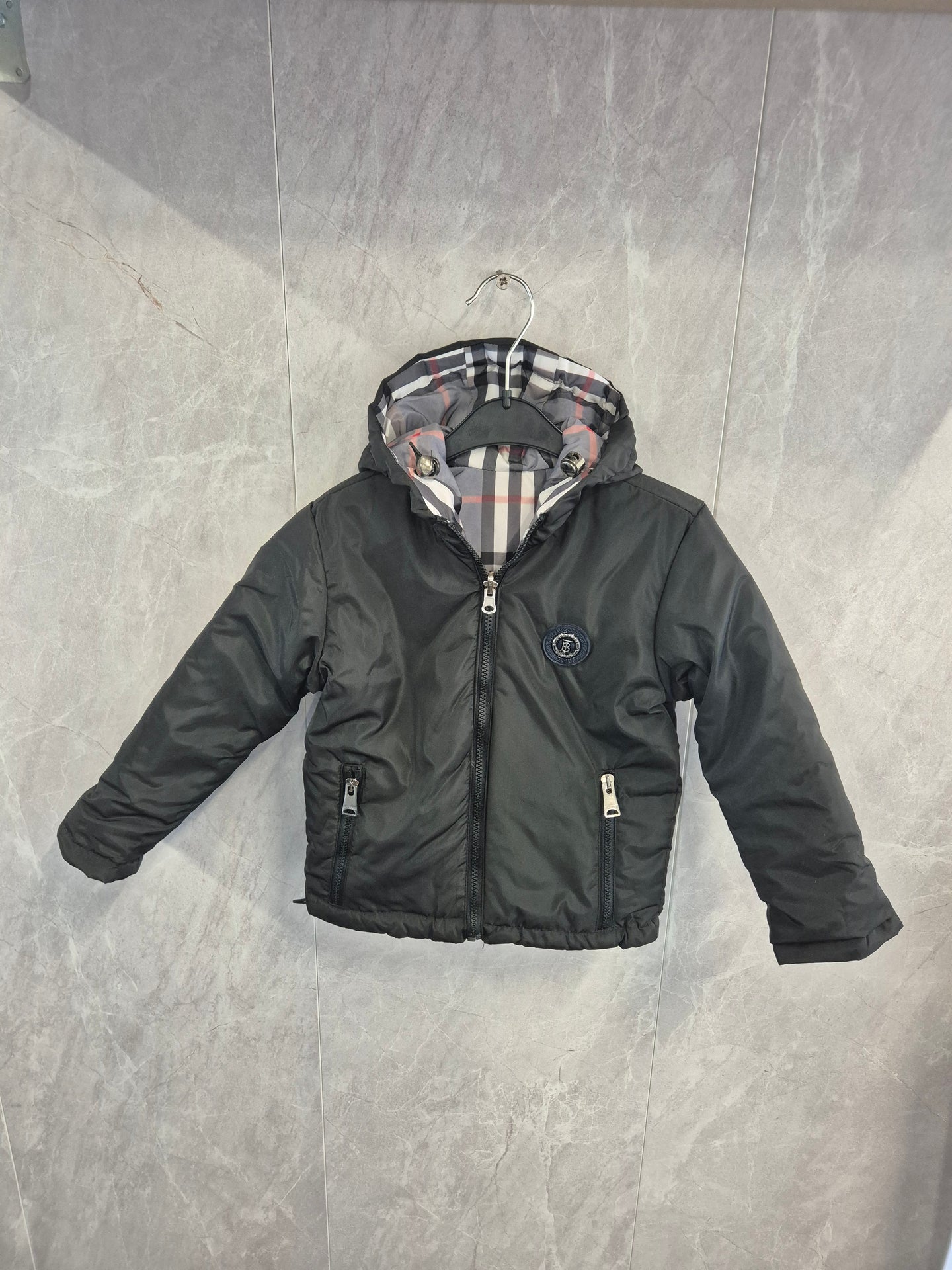 KIDS BURBERRY DUBBELZEIDIG! Jassen Zwart+Monogram