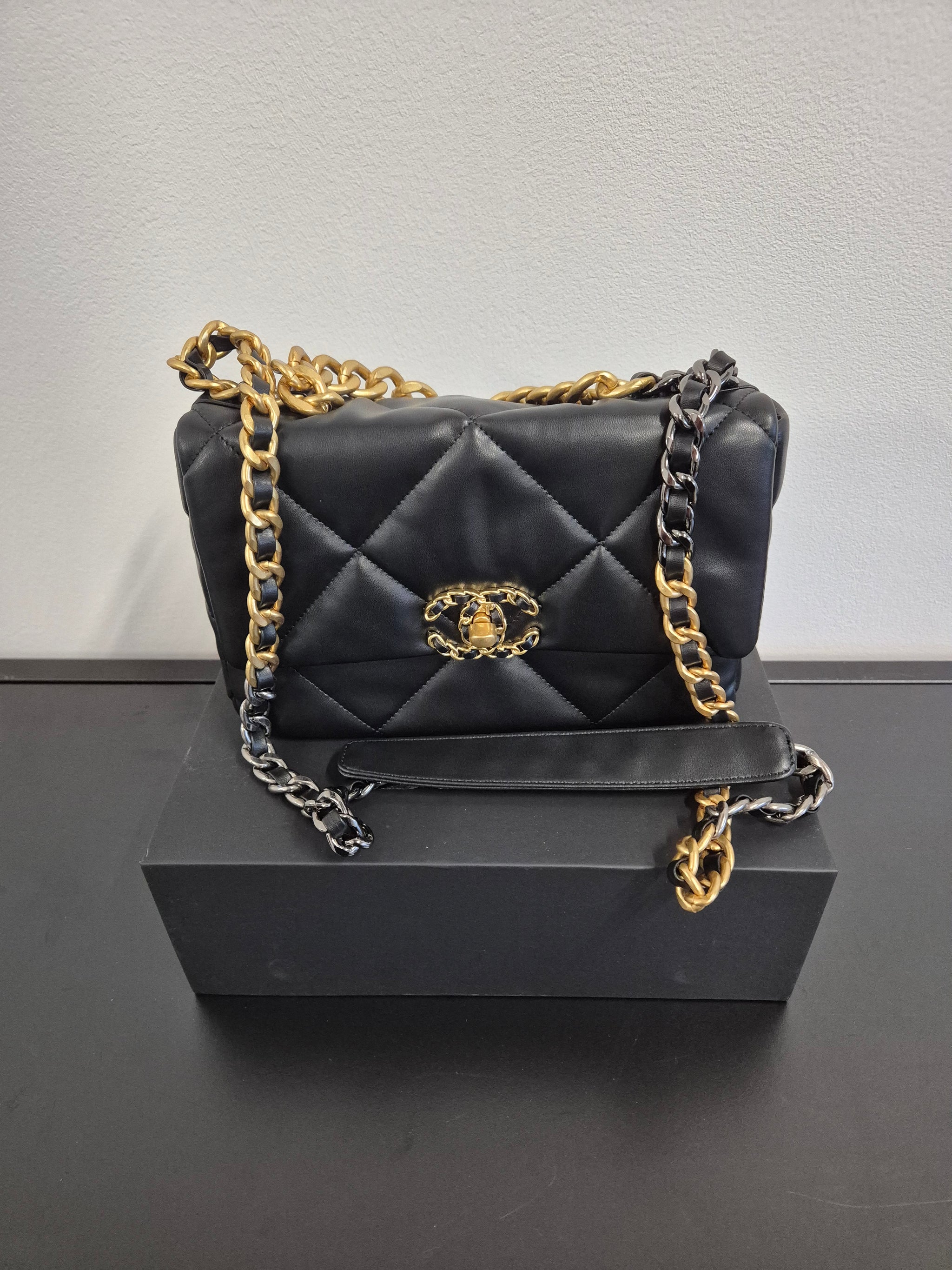 DAMES TASSEN Chanel