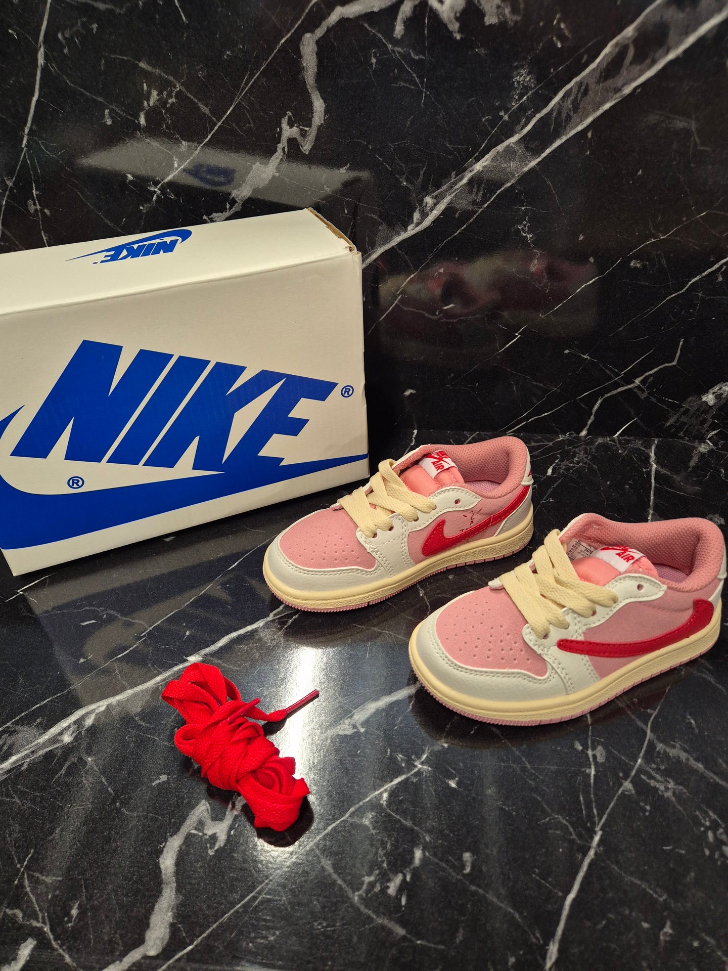 KIDS SCHOENEN Nike Air Jordan 1 Low Arctic Pink