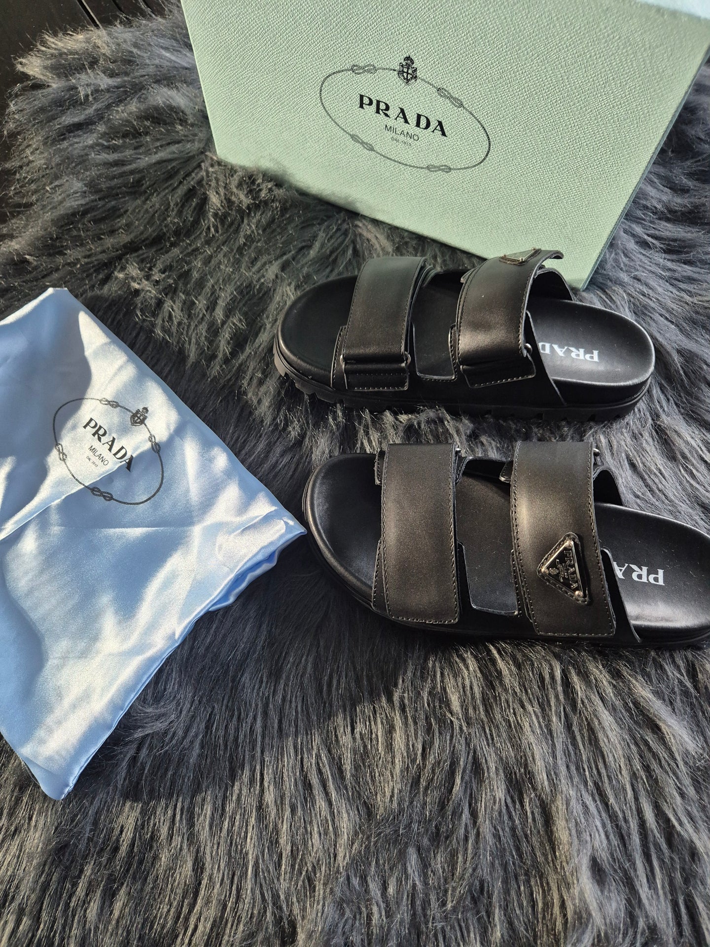 DAMES SLIPPER Prada Leather Sandals With Triangle Logo
