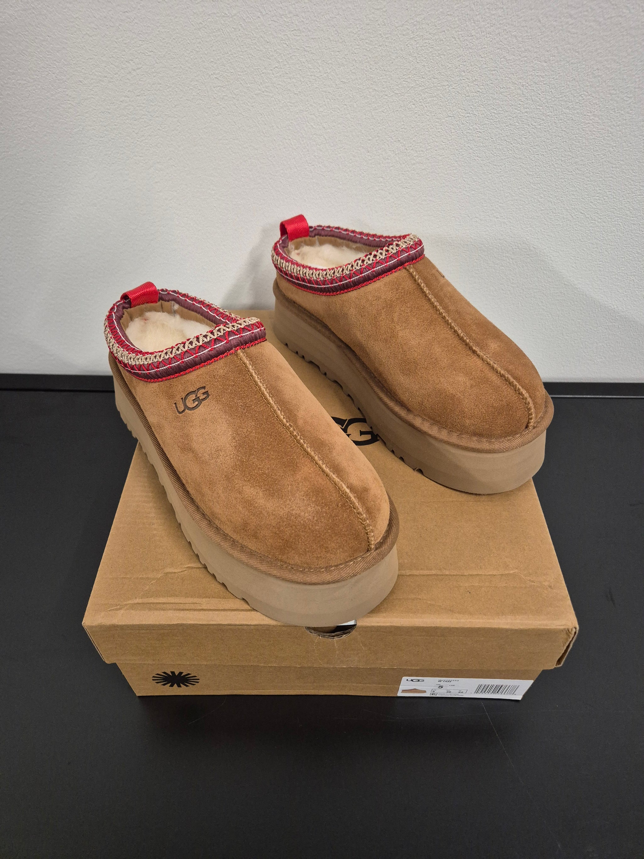 DAMES SCHOENEN UGG-Tazz rode rand