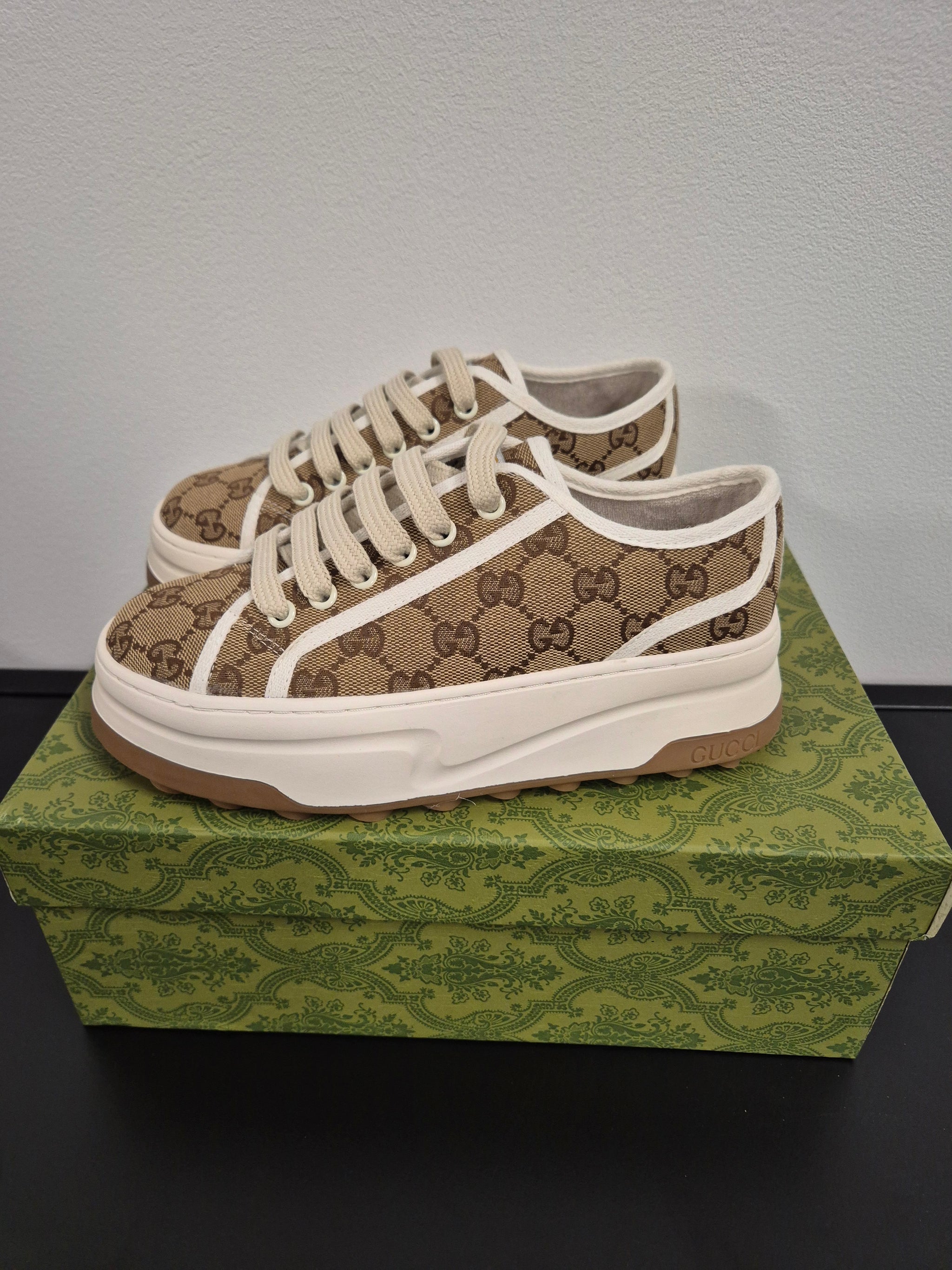DAMES SCHOENEN GUCCI GG Canvas Beige