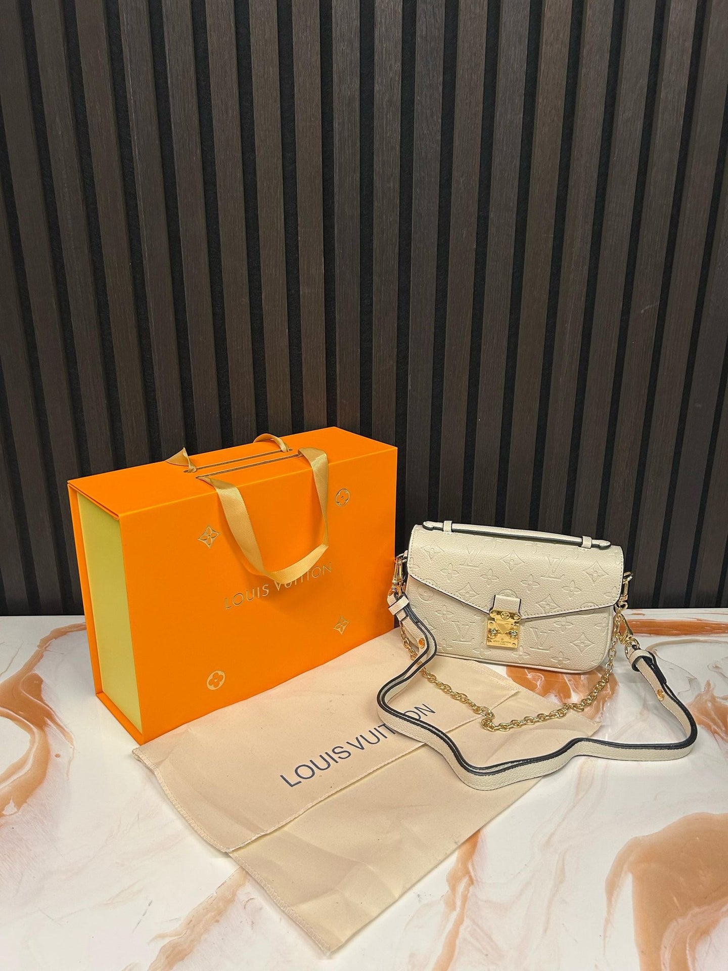 DAMES TASSEN Louis Vuitton Pochette Métis – Monogram Empreinte (Crème)