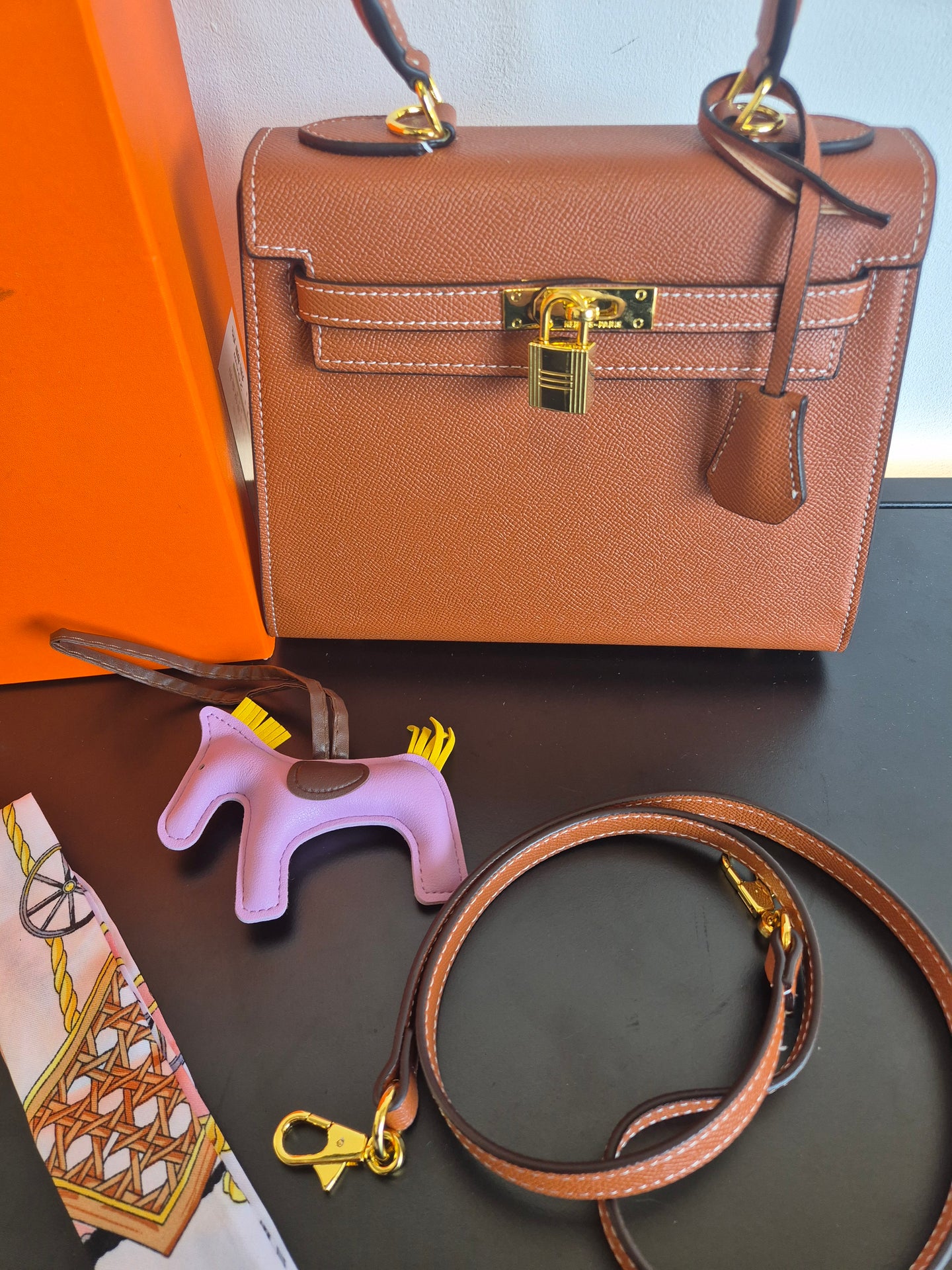DAMES TASSEN HERMÈS KELLY BAG BROWN