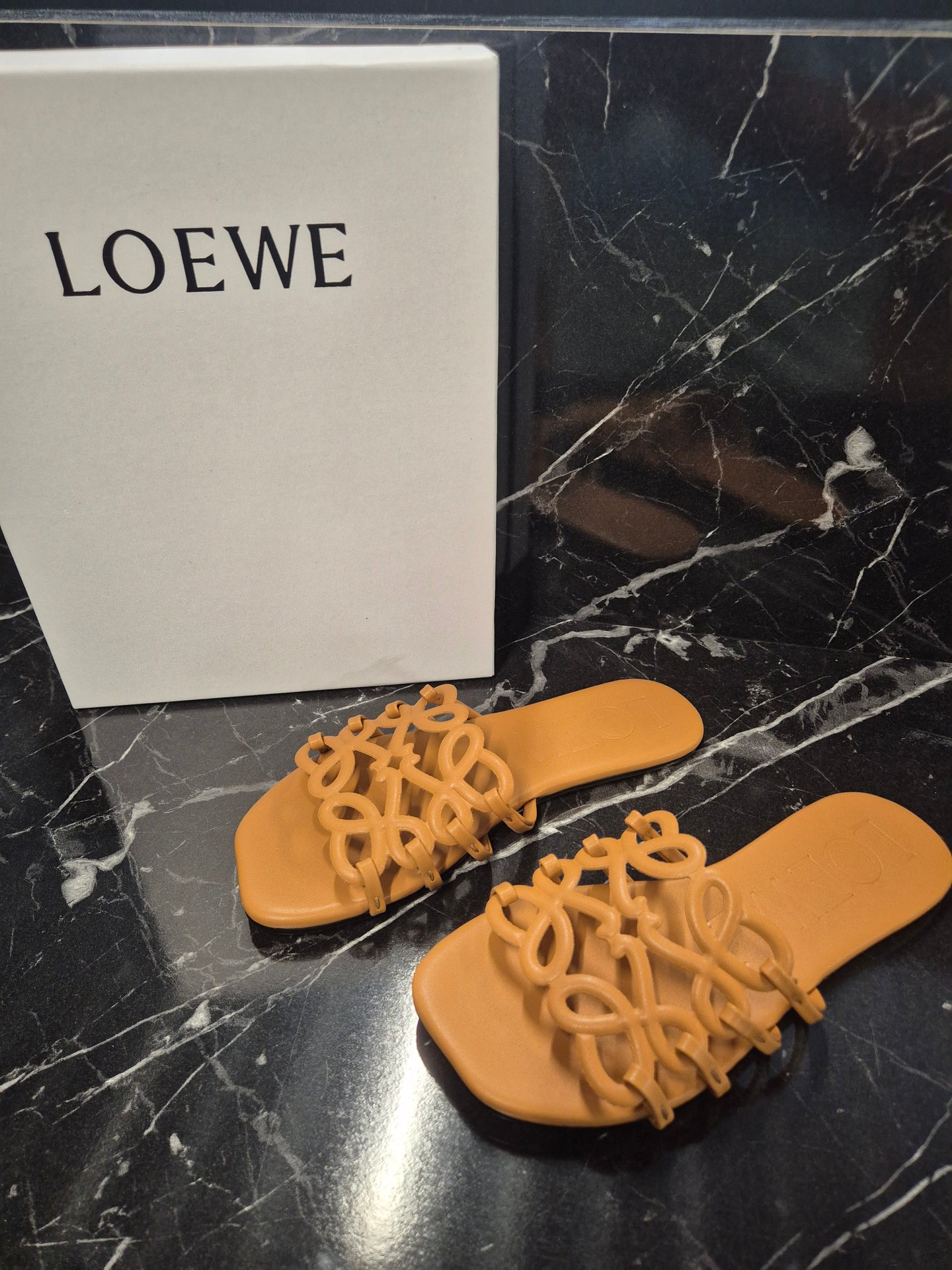 DAMES SLIPPERS Loewe Anagram Slide Sandals