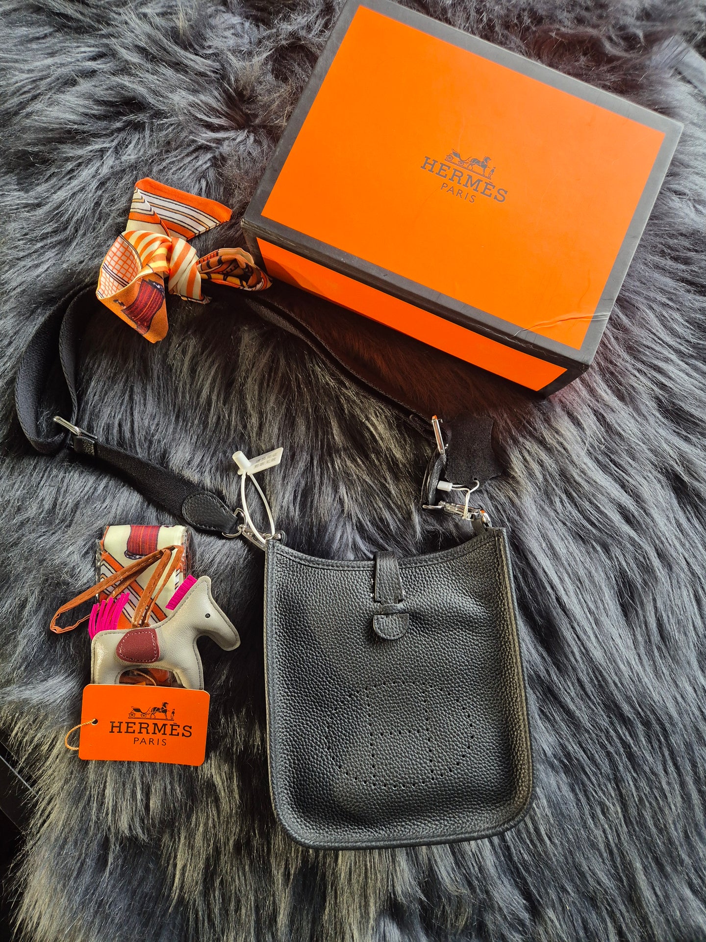 DAMES TASSEN Hermès Evelyne Black